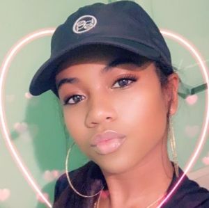 Meet your Posher, Raquel